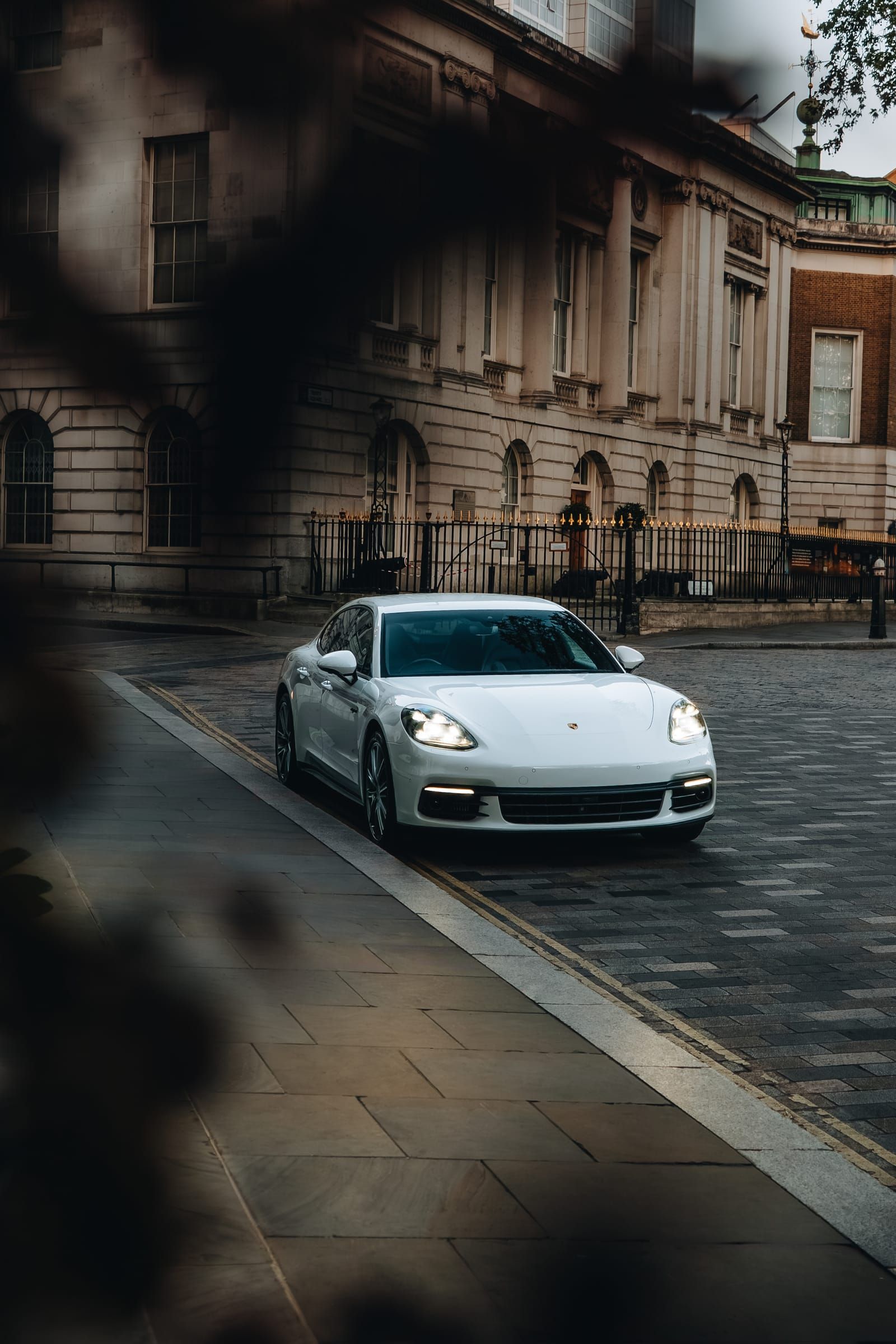 Porsche Panamera luxury chauffeur car, London — gallery photo 1 of 11
