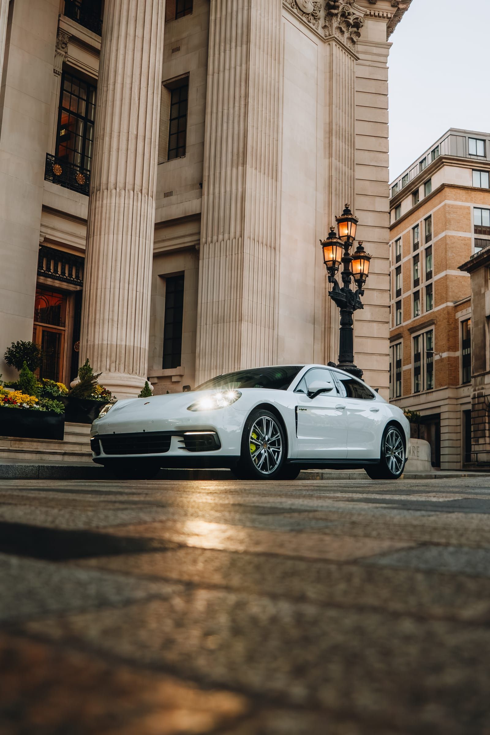 Porsche Panamera luxury chauffeur car, London — gallery photo 3 of 11
